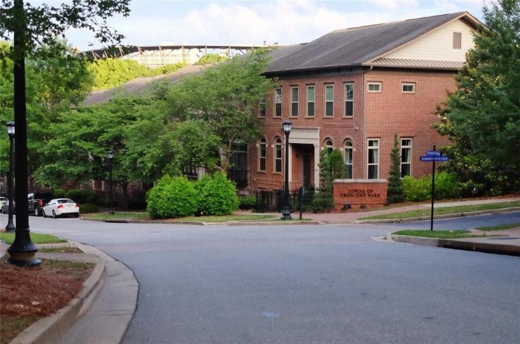3 bedroom, 2,099 sq ft townhouse sold at 2564 Crescent Park Court, Atlanta, GA 30339