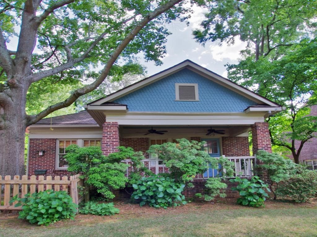 5 bedroom, 2,765 sq ft single family residence sold at 829 Adair Avenue, Atlanta, GA 30306