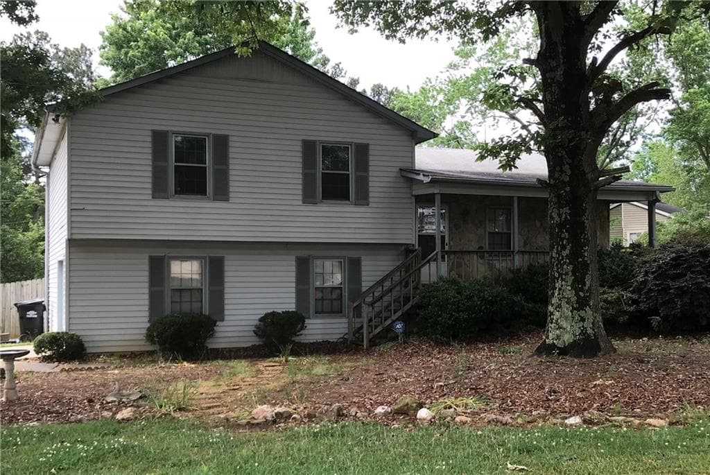 3 bedroom, 1,624 sq ft single family residence sold at 1671 Johnston Trail, Kennesaw, GA 30152