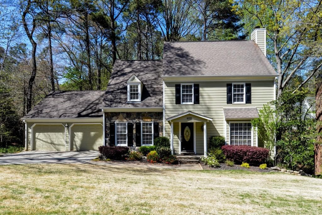 4 bedroom, 3,542 sq ft single family residence sold at 400 S Lofty Lane Way, Roswell, GA 30076