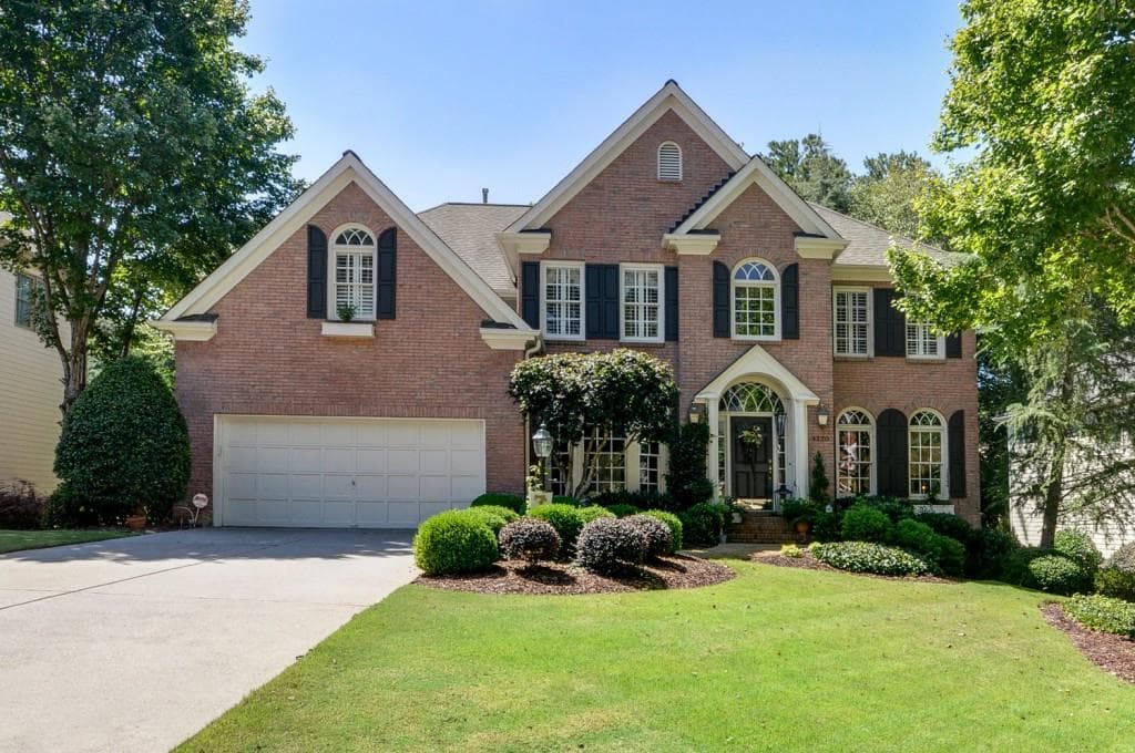 5 bedroom single family residence sold at 4220 Breckenridge Court, Alpharetta, GA 30005