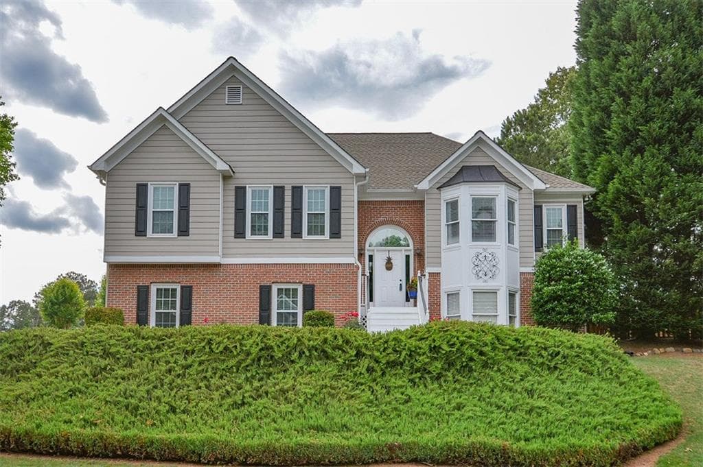 4 bedroom, 2,418 sq ft single family residence sold at 110 Dragging Canoe, Woodstock, GA 30189