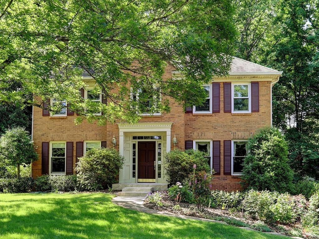 4 bedroom, 2,724 sq ft single family residence sold at 4142 Bellflower Court, Roswell, GA 30075