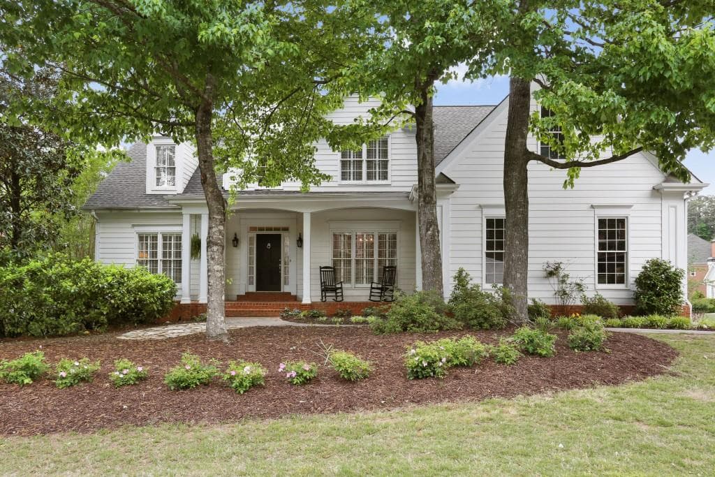6 bedroom, 3,983 sq ft single family residence sold at 2510 Hamptons Run, Alpharetta, GA 30005