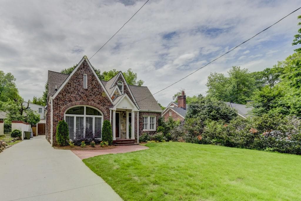 3 bedroom, 2,317 sq ft single family residence sold at 1046 N Virginia Avenue, Atlanta, GA 30306