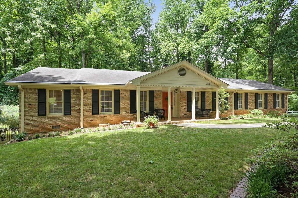 3 bedroom, 1,825 sq ft single family residence sold at 3618 EMBRY Circle, Atlanta, GA 30341