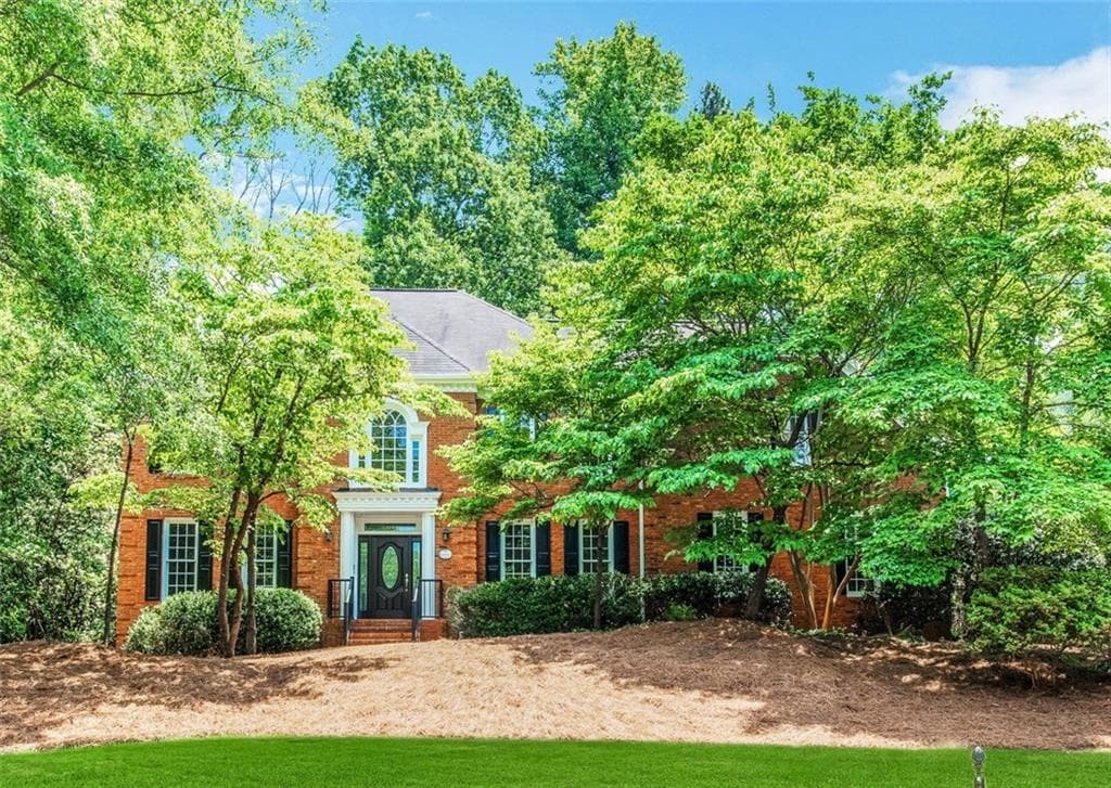 5 bedroom, 4,167 sq ft single family residence sold at 215 Clipper Court, Alpharetta, GA 30005