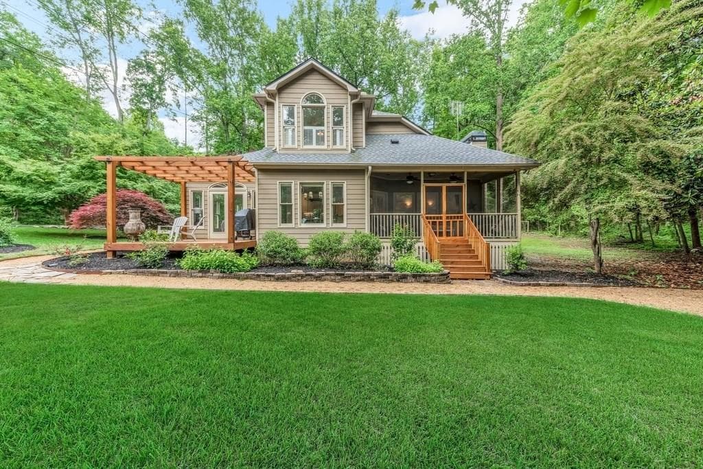 2 bedroom, 1,790 sq ft single family residence sold at 502 N Little Victoria Road, Woodstock, GA 30189