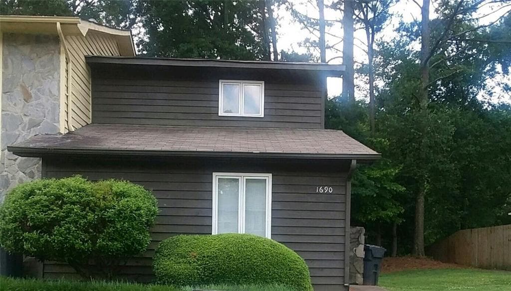 2 bedroom, 1,070 sq ft townhouse sold at 1690 Wynndowne Trail, Smyrna, GA 30080