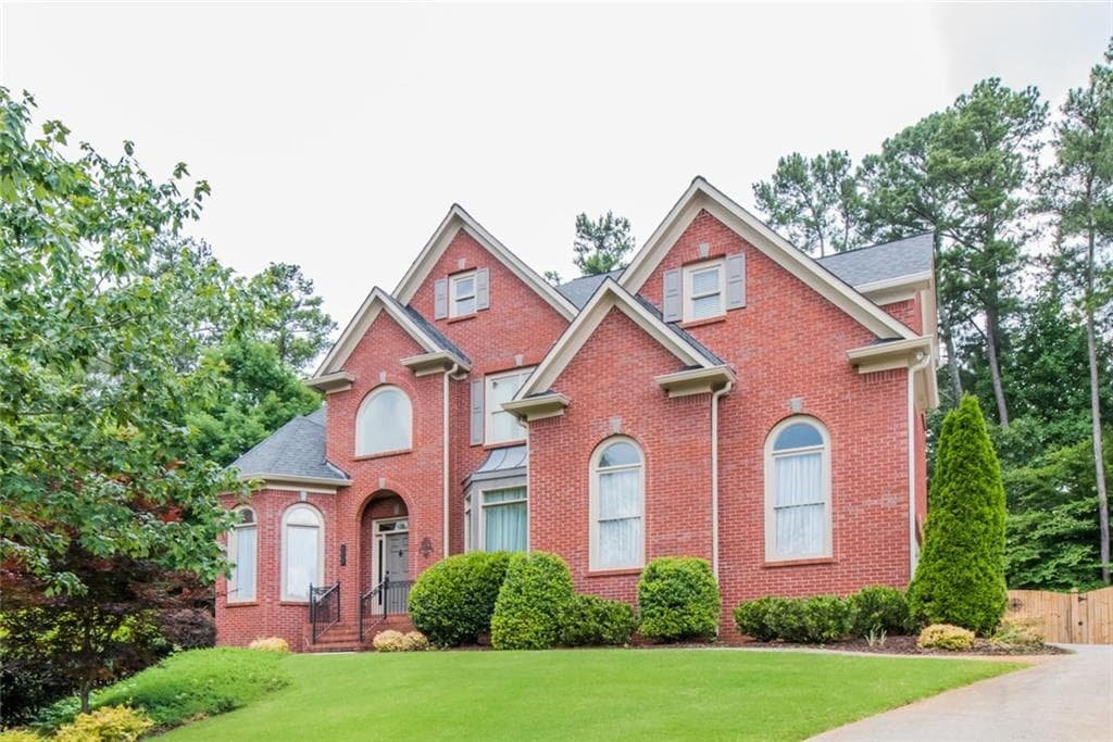 6 bedroom, 4,678 sq ft single family residence sold at 120 English Oak Court, Alpharetta, GA 30005