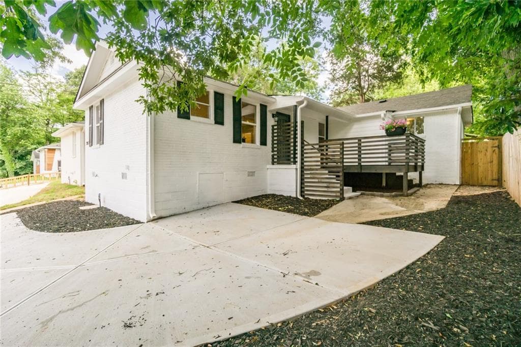 2911 Glenwood Avenue, Atlanta, GA 30317 — most recent listing photo