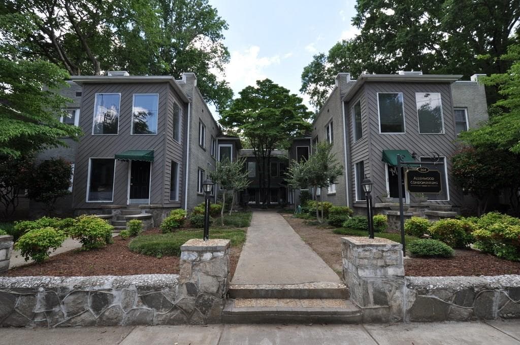 2 bedroom, 1,000 sq ft condominium sold at 864 CHARLES ALLEN Drive 4, Atlanta, GA 30308