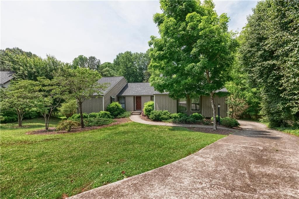 135 Floss Flower Court, Roswell, GA 30076 — most recent listing photo