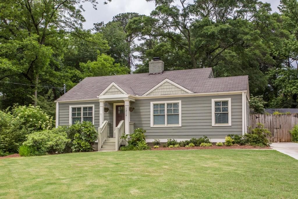 3 bedroom, 1,304 sq ft single family residence sold at 1214 Beechview Drive, Atlanta, GA 30316