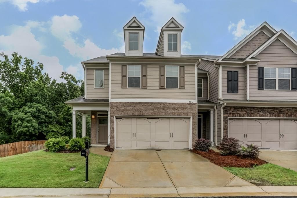 2399 Whiteoak Bend 14, Smyrna, GA 30080 — most recent listing photo