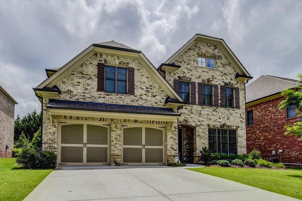 4 bedroom, 4,034 sq ft single family residence sold at 2729 Tallulah Drive, Brookhaven, GA 30319