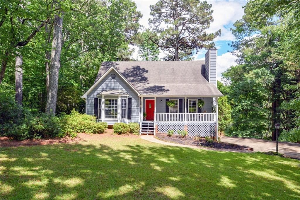 3 bedroom, 1,952 sq ft single family residence sold at 704 Knotts Court, Woodstock, GA 30188