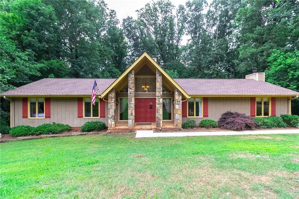 3 bedroom, 1,908 sq ft single family residence sold at 2285 Pine Point Drive, Lawrenceville, GA 30043