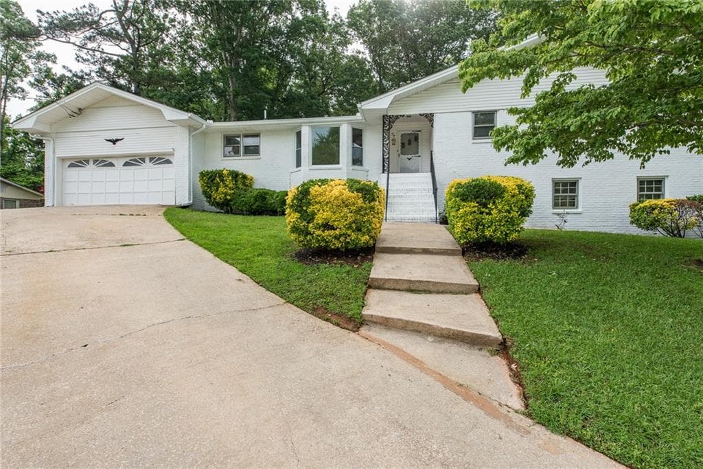 4025 Cheoah Drive, Douglasville, GA 30135 — most recent listing photo