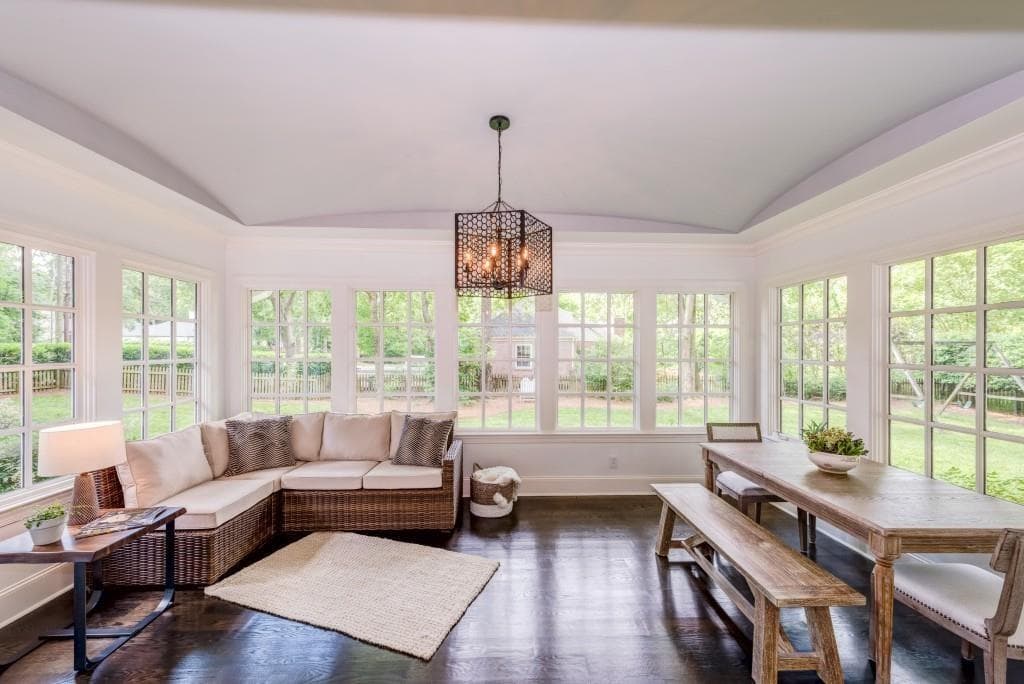 3 bedroom, 2,200 sq ft single family residence sold at 270 Hillside Drive, Atlanta, GA 30342