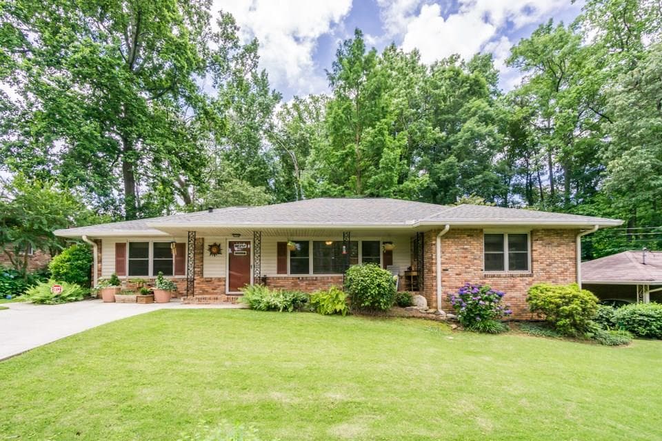 3 bedroom, 1,731 sq ft single family residence sold at 1195 Franklin Circle, Atlanta, GA 30324