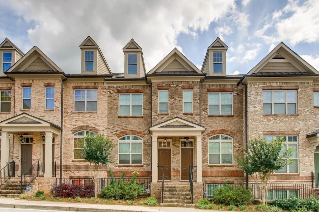 3 bedroom, 2,000 sq ft townhouse sold at 1213 Lavista Circle 1213, Atlanta, GA 30324