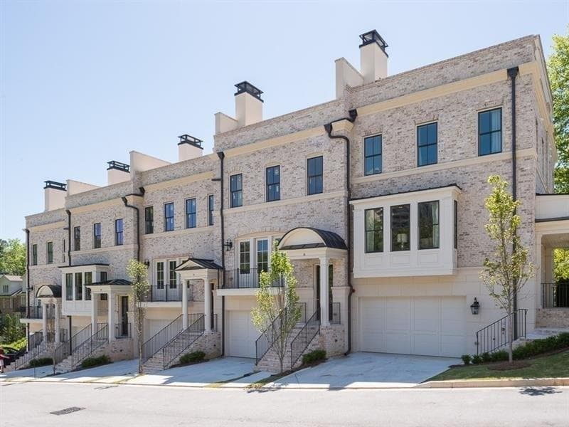 3715 Peachtree Road 10, Atlanta, GA 30319 — most recent listing photo