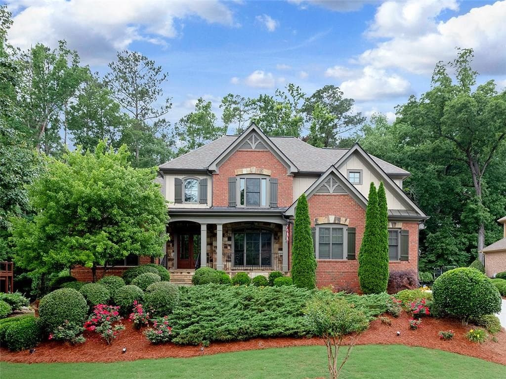 5 bedroom, 5,194 sq ft single family residence sold at 118 Fernwood Drive, Woodstock, GA 30188