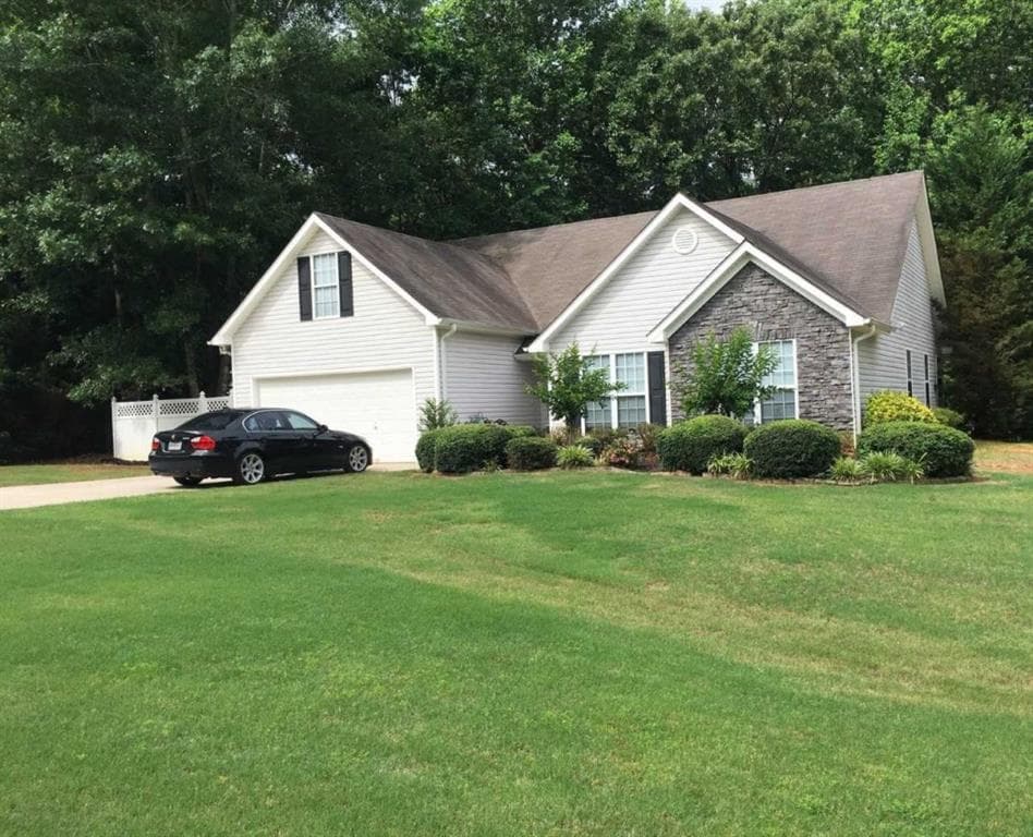 1207 Spanish Oak Bend, Winder, GA 30680 — most recent listing photo