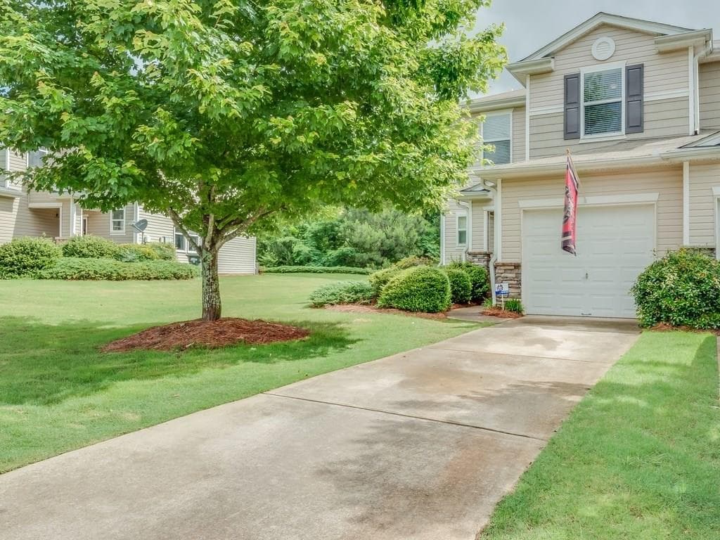 3 bedroom, 1,779 sq ft townhouse sold at 563 RENDEZVOUS Road, Acworth, GA 30102