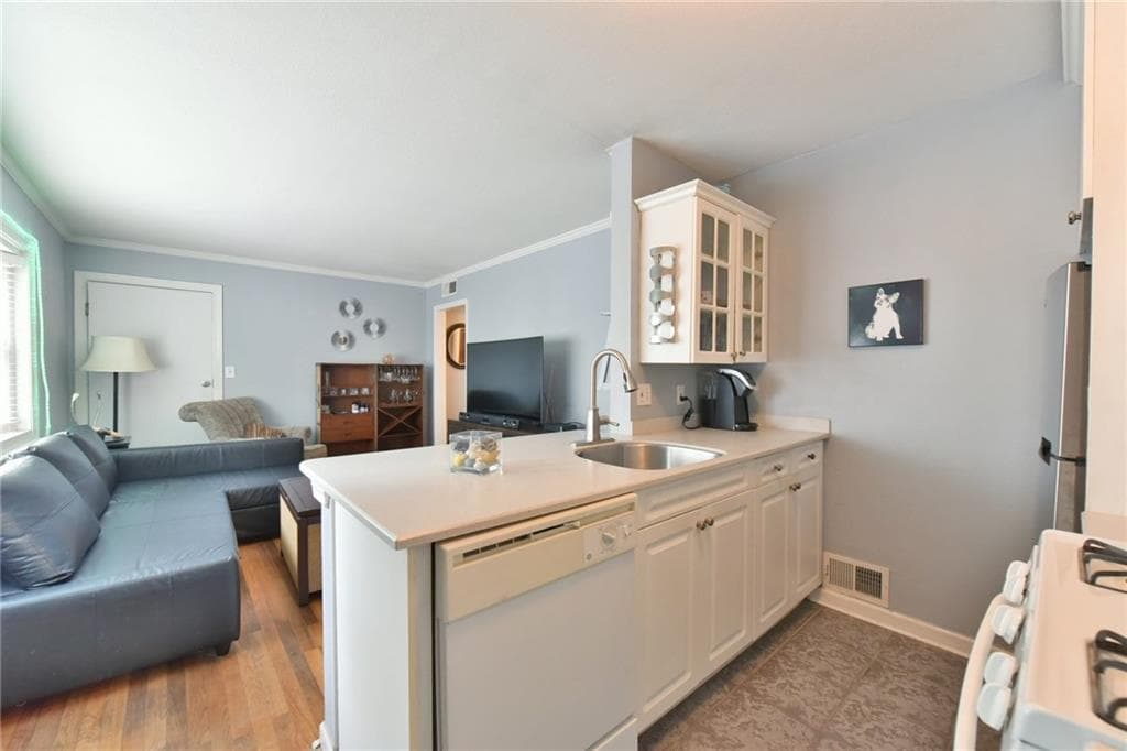 1 bedroom, 574 sq ft condominium sold at 841 Frederica Street 19, Atlanta, GA 30306