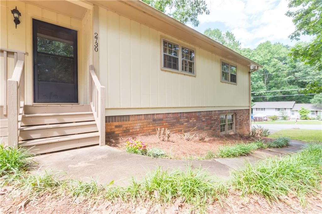 3 bedroom, 1,440 sq ft single family residence sold at 2730 Meadow View Drive, Acworth, GA 30102