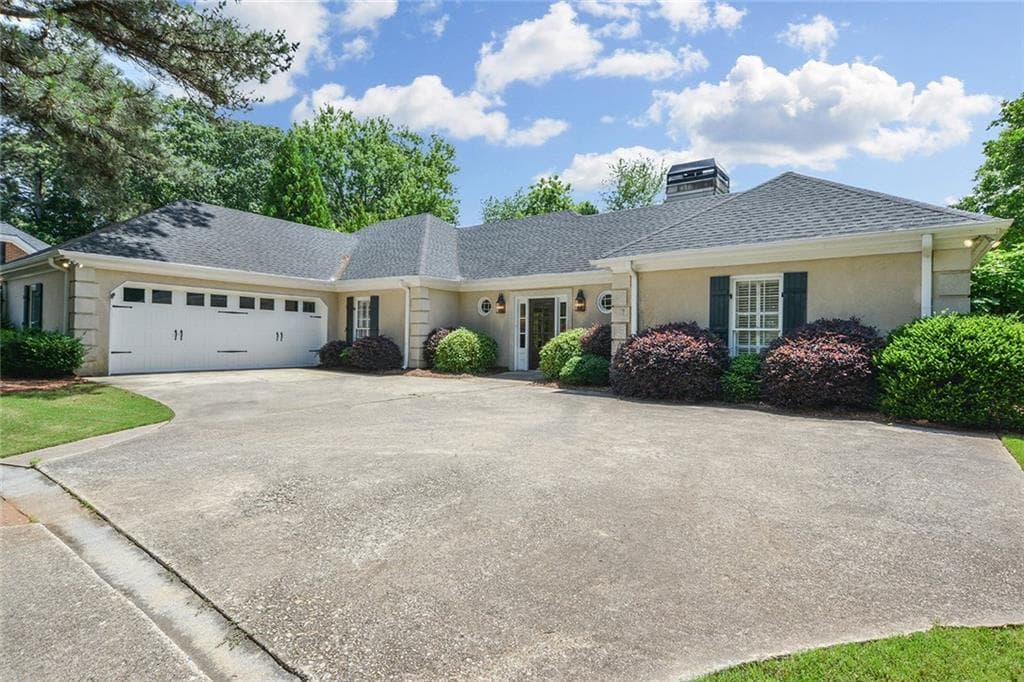 4800 Hampton Lake Drive, Marietta, GA 30068 — most recent listing photo