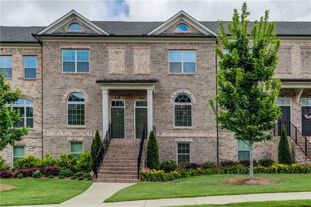 3 bedroom, 1,840 sq ft townhouse sold at 7490 Highland Bluff, Atlanta, GA 30328