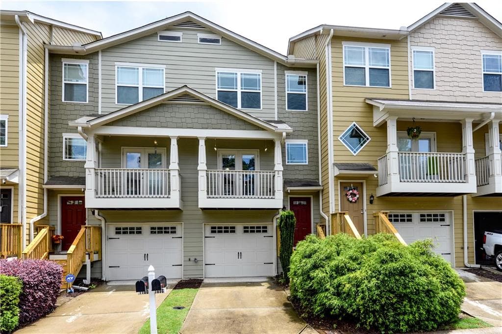 3 bedroom, 1,326 sq ft townhouse sold at 1096 Liberty Parkway NW, Atlanta, GA 30318