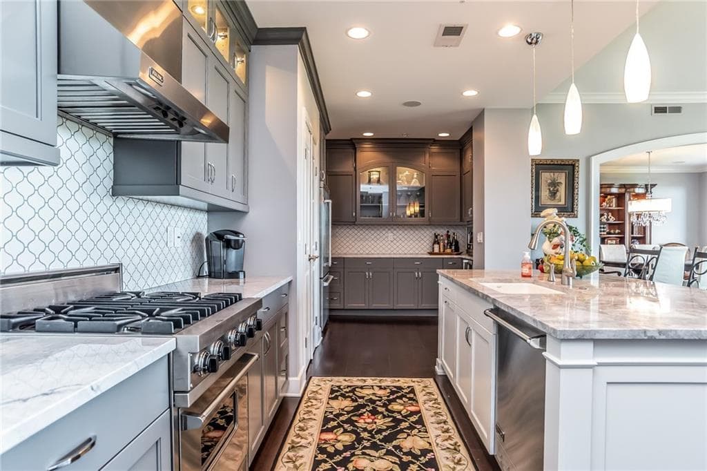 2950 Mount Wilkinson Parkway 802, Atlanta, GA 30339 — most recent listing photo