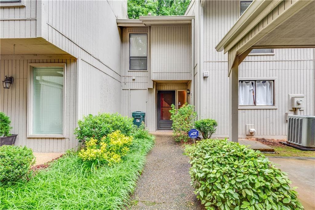 6225 Willow Run Road, Peachtree Corners, GA 30092 — most recent listing photo