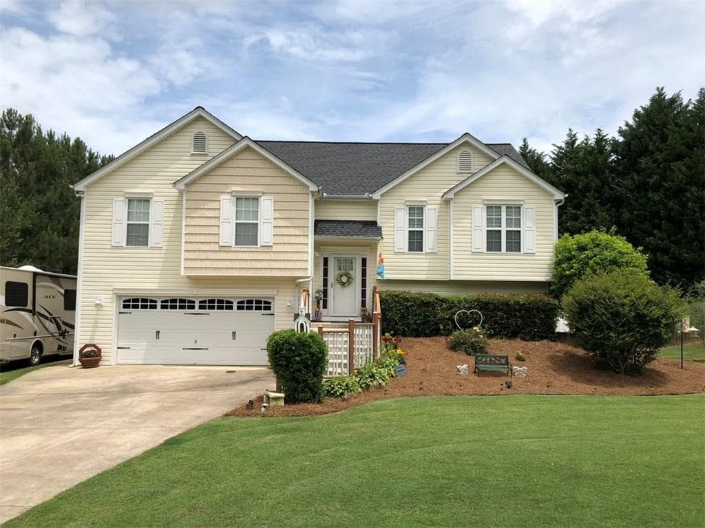 4 bedroom, 2,588 sq ft single family residence sold at 5035 Meadow Overlook Drive, Cumming, GA 30040