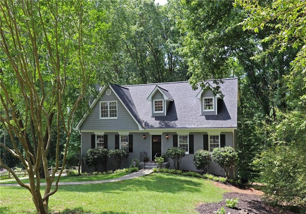 4 bedroom single family residence sold at 4100 W Cooper Lake Drive, Smyrna, GA 30082