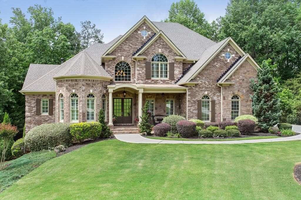 6 bedroom, 8,300 sq ft single family residence sold at 390 Creek Point, Alpharetta, GA 30004