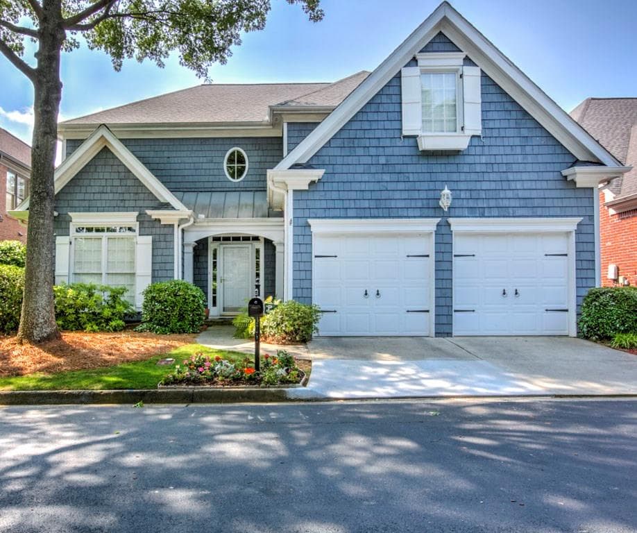 4 bedroom, 3,002 sq ft single family residence sold at 6325 Glen Oaks Lane, Atlanta, GA 30328