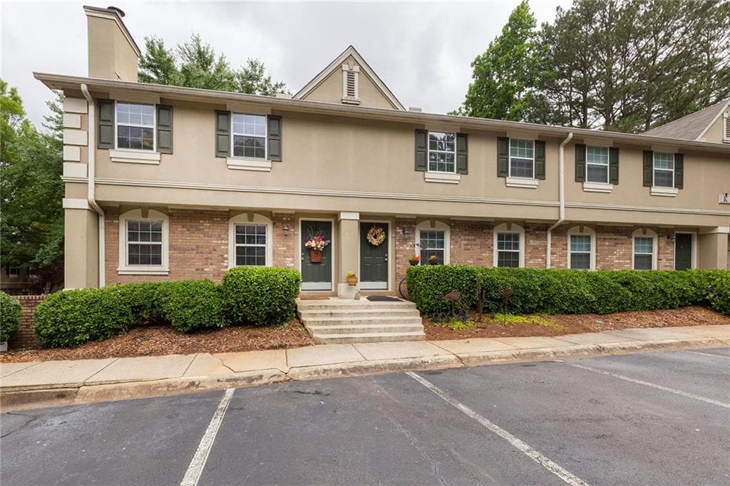 3 bedroom, 1,434 sq ft townhouse sold at 6900 Roswell Road K1, Atlanta, GA 30328