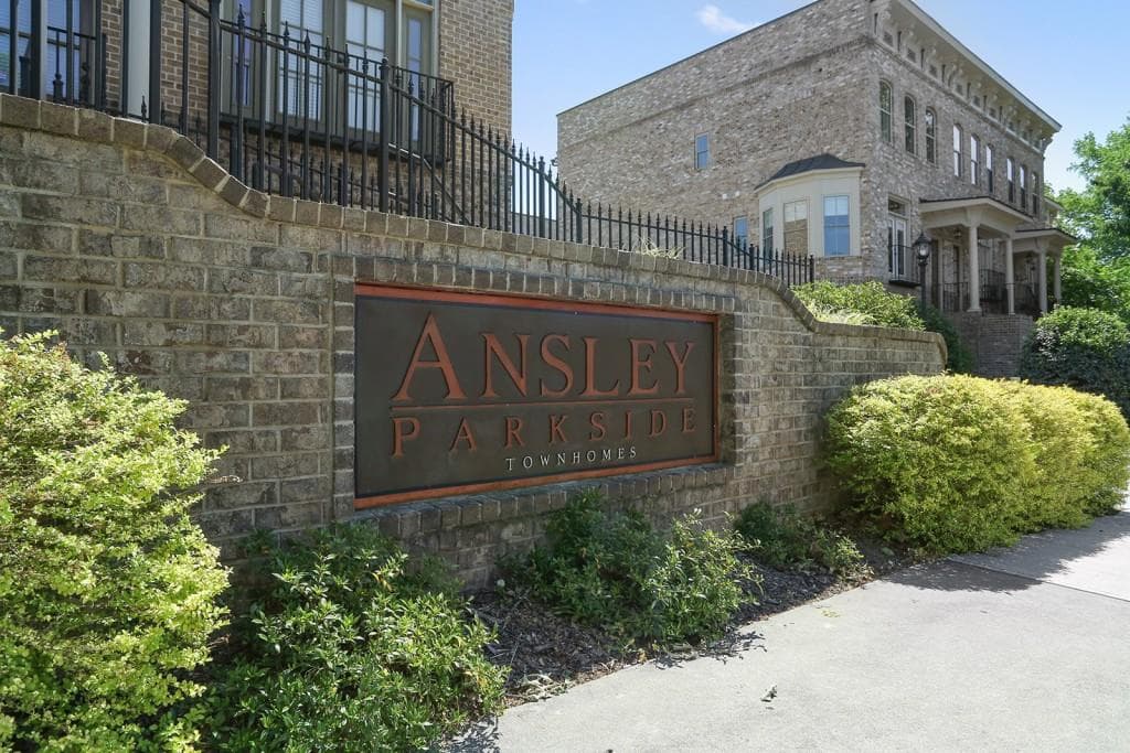 547 Ansley Circle, Atlanta, GA 30324 — most recent listing photo