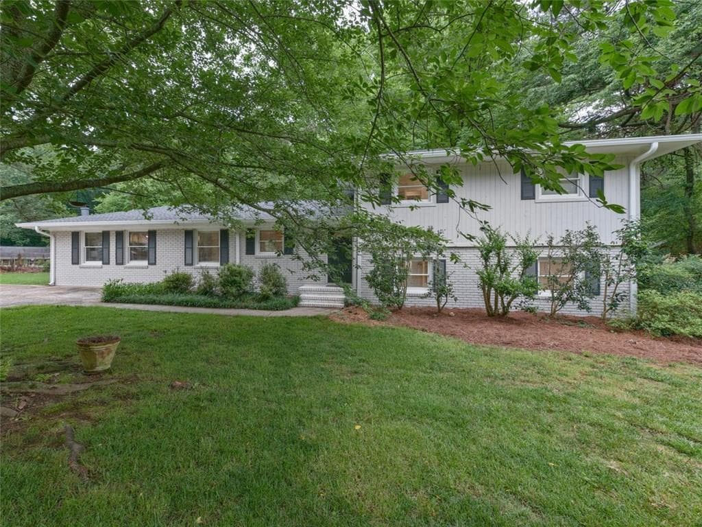 4 bedroom, 2,360 sq ft single family residence sold at 2728 Sunny Lane, Marietta, GA 30067