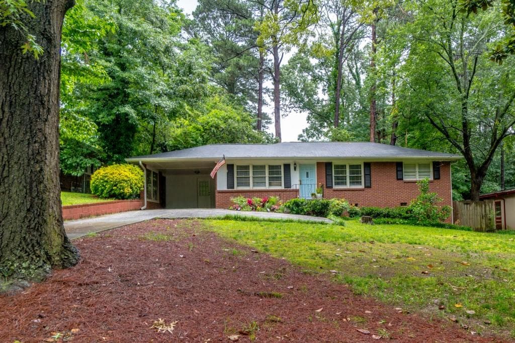 3 bedroom, 1,338 sq ft single family residence sold at 2663 Woodacres Road, Atlanta, GA 30345