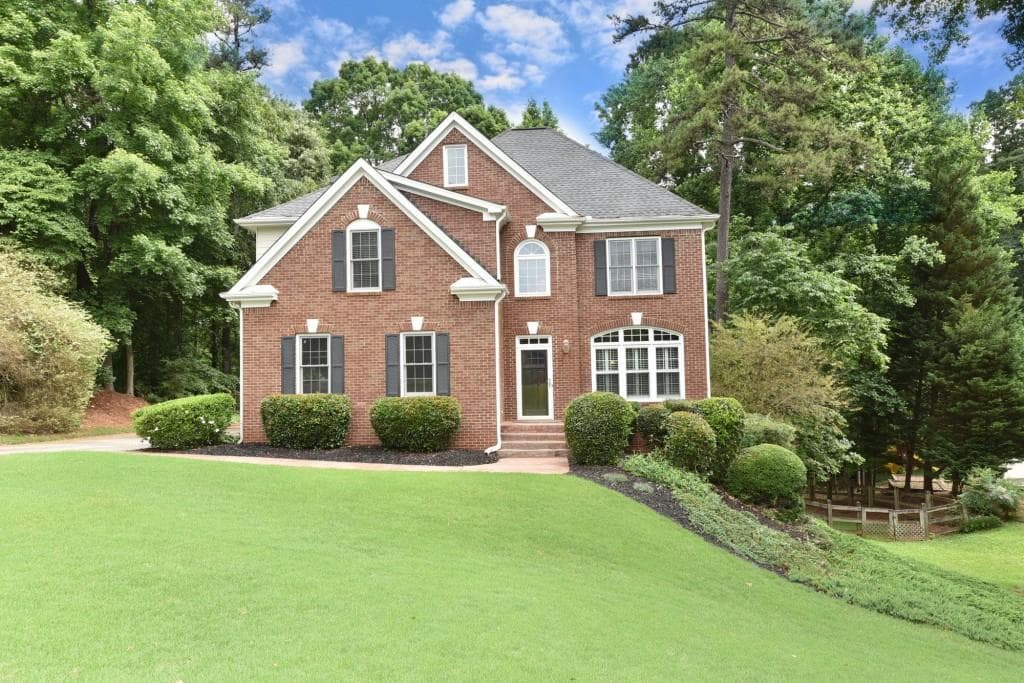 4 bedroom, 3,482 sq ft single family residence sold at 4220 Waterford Drive, Suwanee, GA 30024