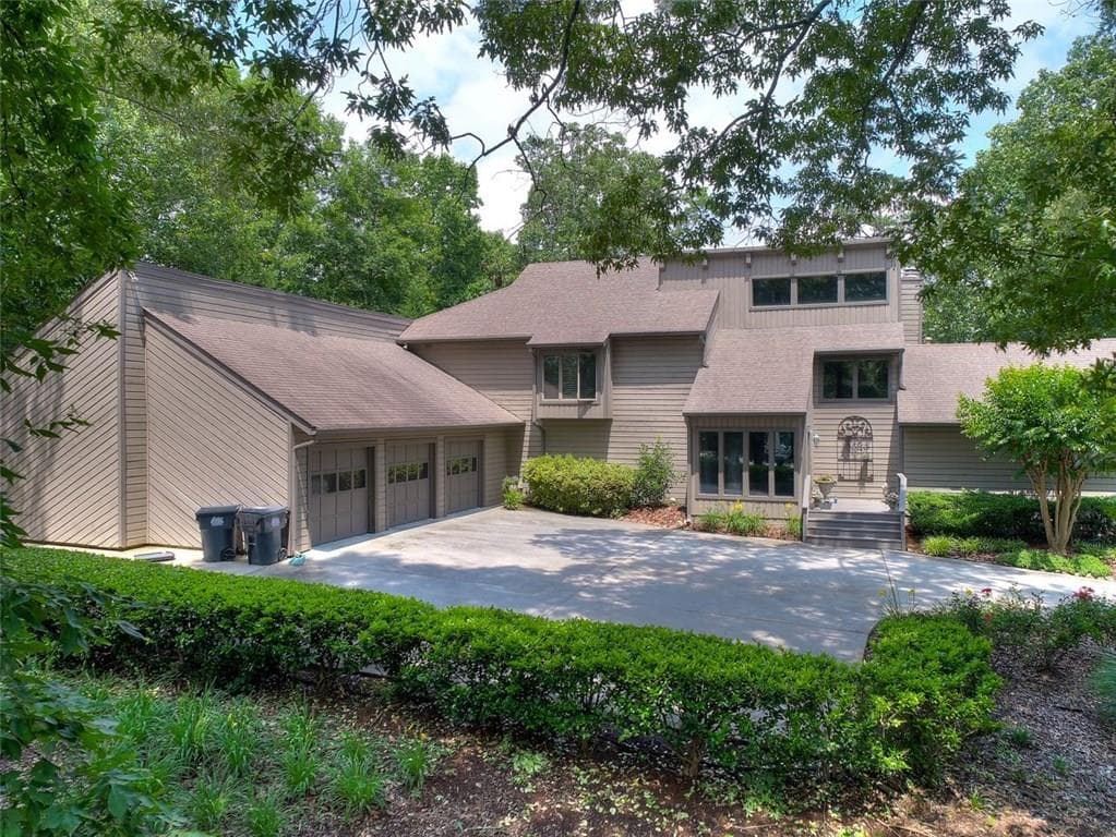 5245 Lower Roswell Road, Marietta, GA 30068 — most recent listing photo