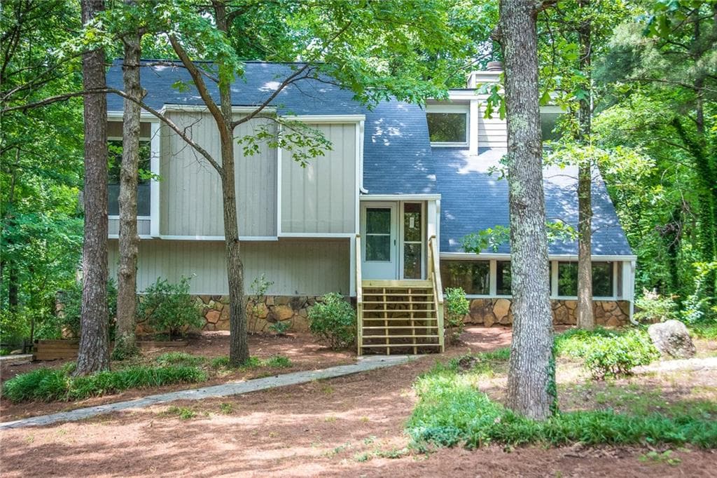 1951 Kinridge Road, Marietta, GA 30062 — most recent listing photo