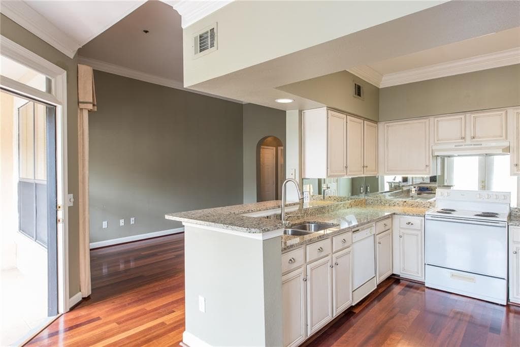 1 bedroom, 919 sq ft condominium sold at 3777 Peachtree Road 432, Brookhaven, GA 30319