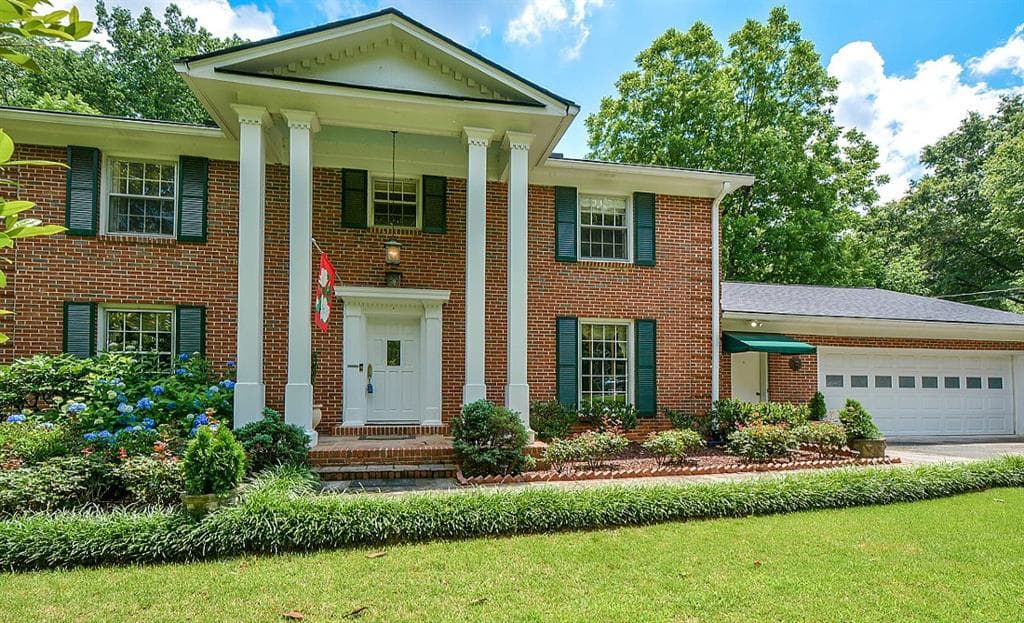 5 bedroom, 3,472 sq ft single family residence sold at 2571 Flair Knoll Drive, Atlanta, GA 30345